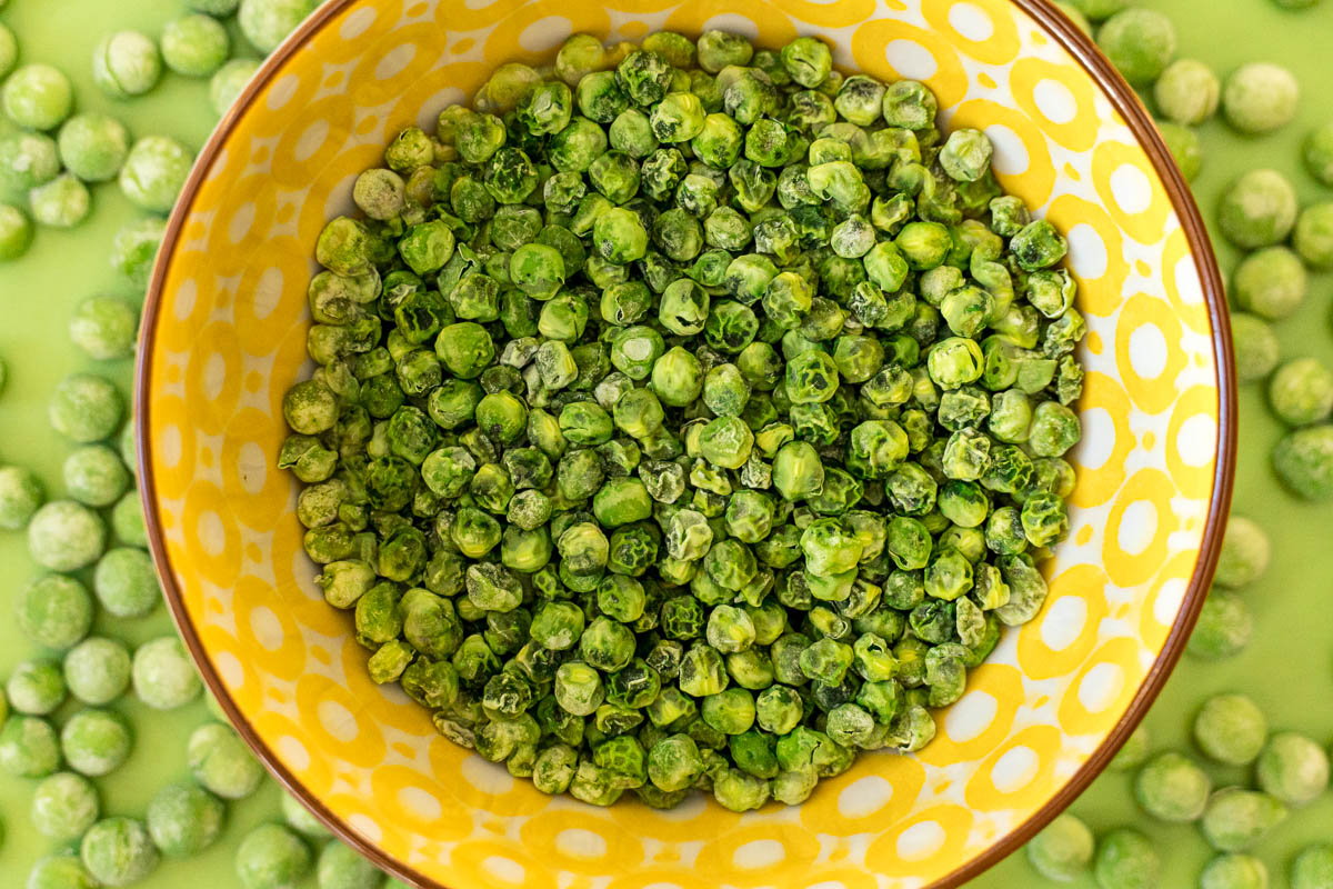 Dehydrated peas in a yellow bowl