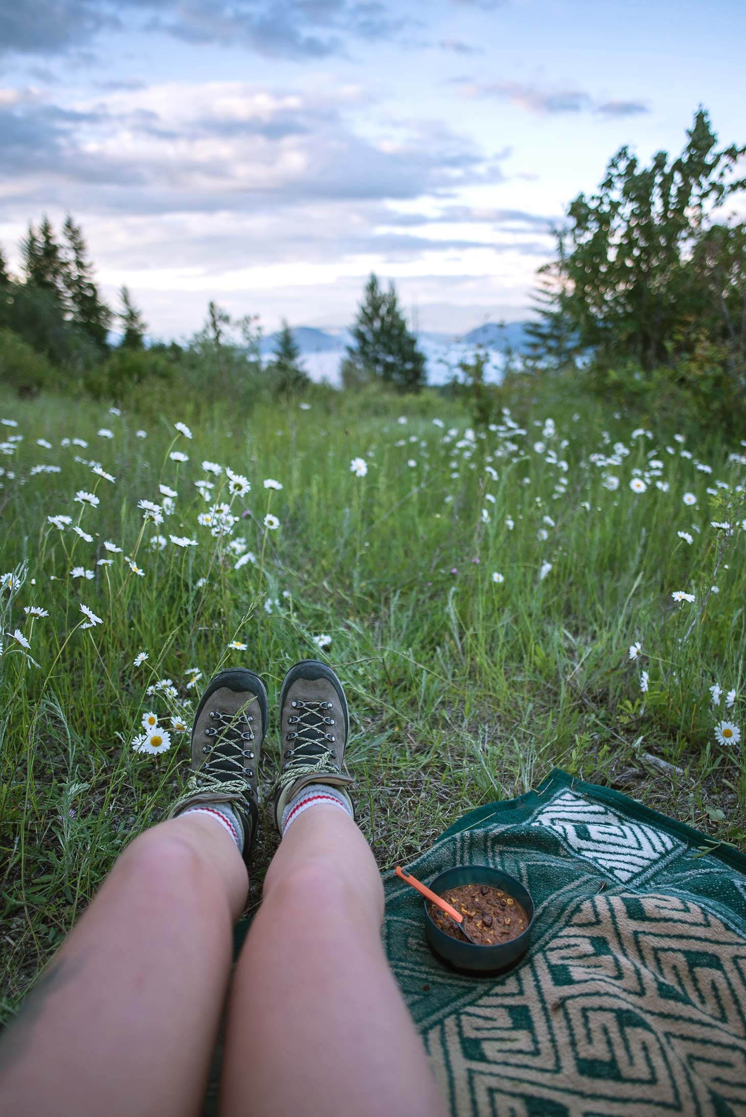 DIY Backpacking Food - a healthy vegan quinoa chili made with a dehydrator, perfect for your backcountry adventures.