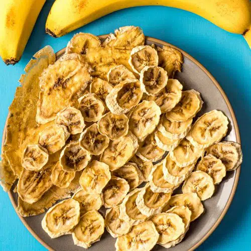 Dehydrated bananas on a plate