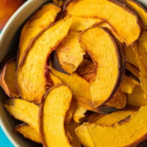 Dehydrated peaches in a bowl