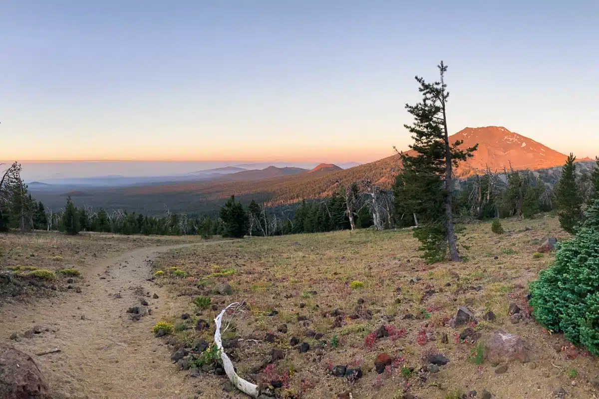 The trail to Tumalo Mountain